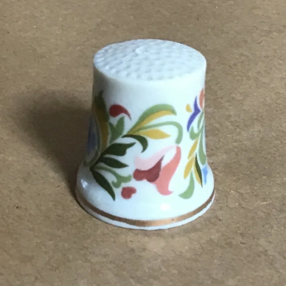 Vintage Avon Nordic Flowers Porcelain Thimble - Picture 2 of 3